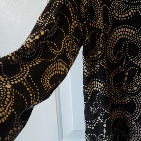 Embellished Collar Black & Tan 3/4 Sleeve Top - Picture 6 of 7